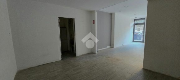 Коммерческая недвижимость с 2 комнатами в Генуя, Италия № 42410 39