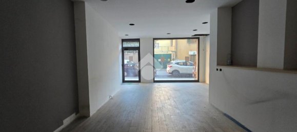 Коммерческая недвижимость с 2 комнатами в Генуя, Италия № 42410 25