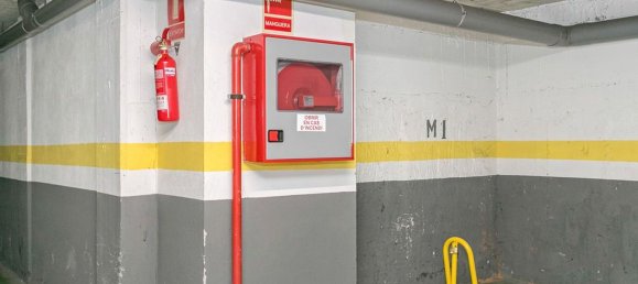  مرآب في Barcelona, Spain 32متر مربع رقم 168049 9