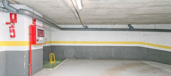  مرآب في Barcelona, Spain 32متر مربع رقم 168049 4