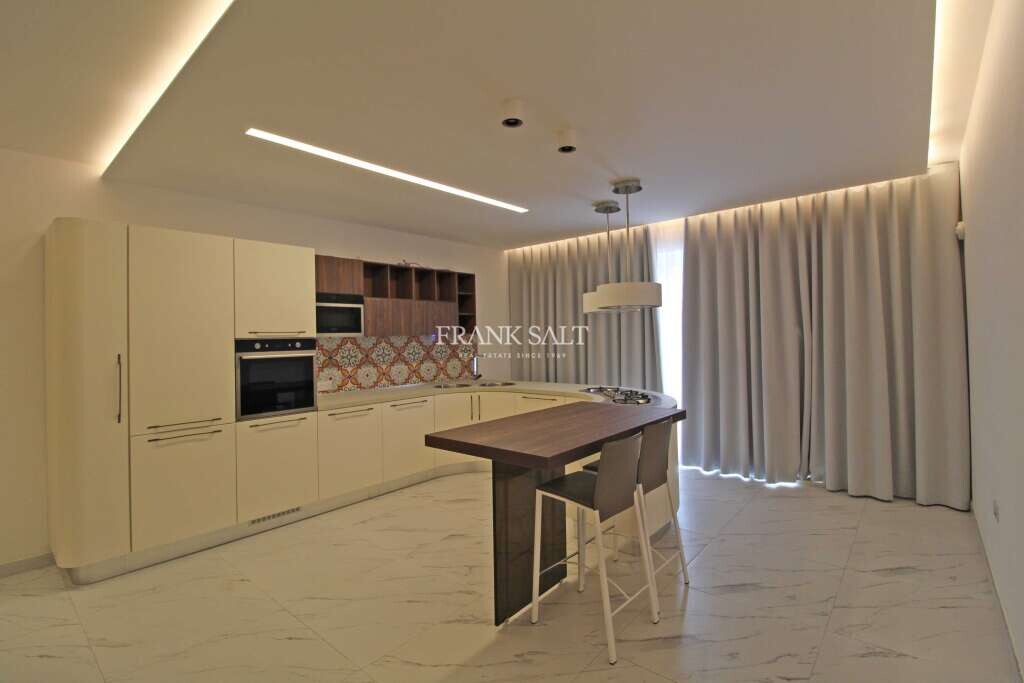 3 bedrooms Maisonette in Zurrieq, Malta No. 8123