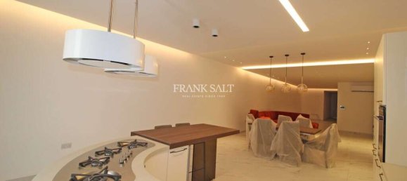 3 bedrooms Maisonette in Zurrieq, Malta No. 8123 3