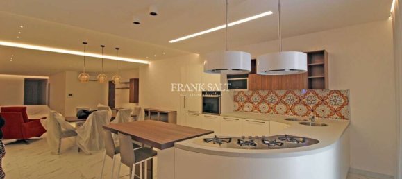 3 bedrooms Maisonette in Zurrieq, Malta No. 8123 2