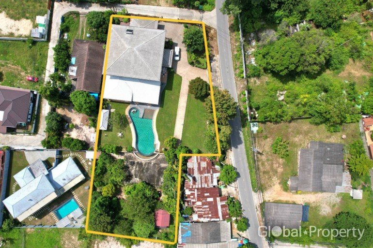 6 chambres Maison à Pattaya, Thailand No. 23006