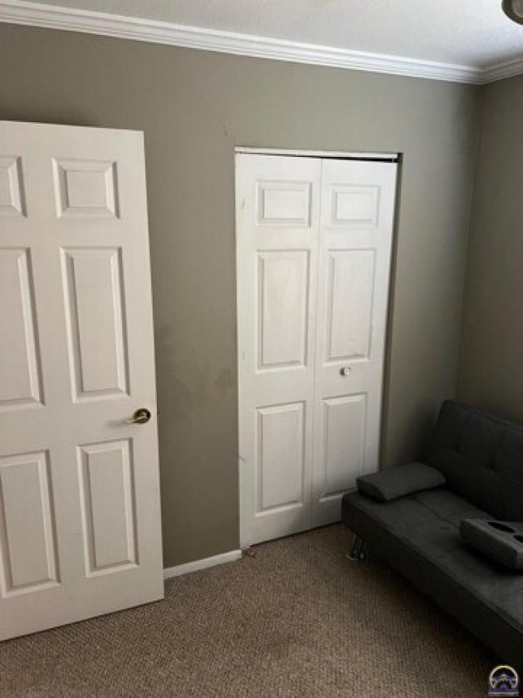 4 bedrooms House in Topeka, USA No. 424560