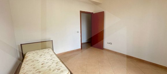 3-salle Appartement à Giugliano in Campania, Italy No. 22013 15