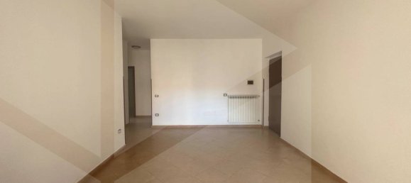 3-salle Appartement à Giugliano in Campania, Italy No. 22013 5