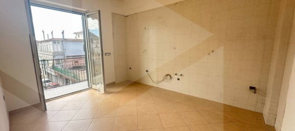 3-salle Appartement à Giugliano in Campania, Italy No. 22013 8