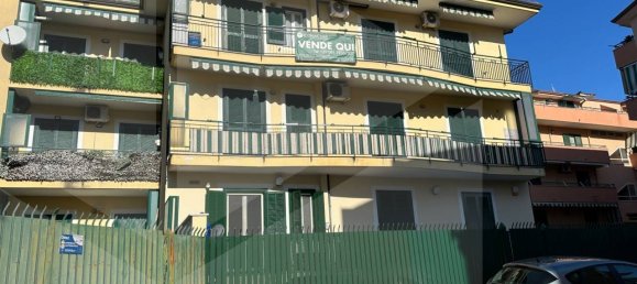 3-salle Appartement à Giugliano in Campania, Italy No. 22013 2