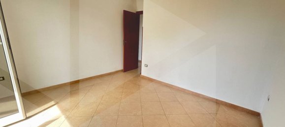 3-salle Appartement à Giugliano in Campania, Italy No. 22013 17
