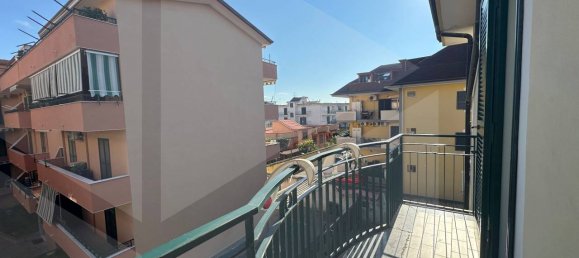 3-salle Appartement à Giugliano in Campania, Italy No. 22013 25