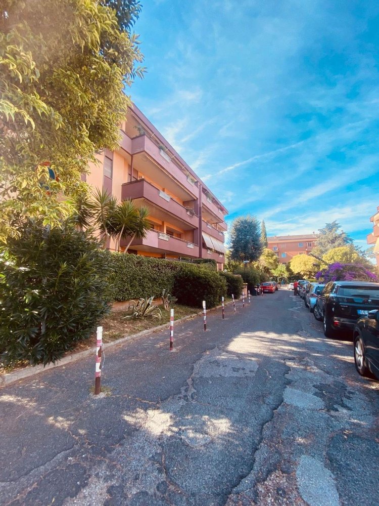 4 bedrooms Apartment in Marino, Italy No. 337132