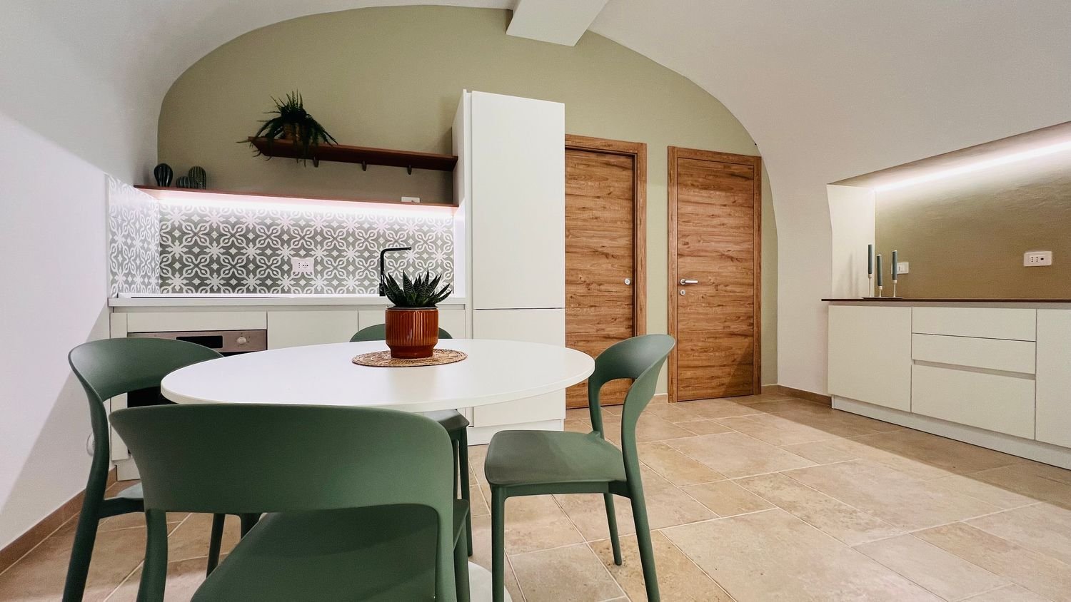 2 Schlafzimmer Wohnung in Trani, Italy, Nr. 372785