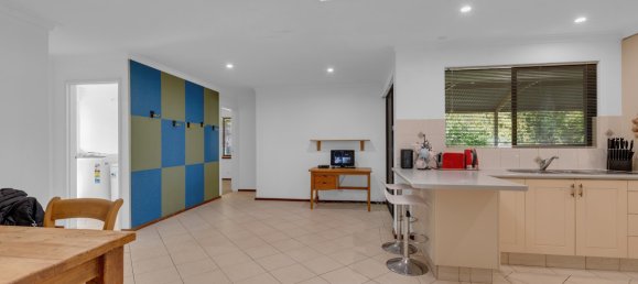 3 Schlafzimmer Haus in Mount Nasura, Australia, Nr. 291 14