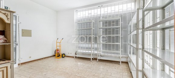 39m² Commercial property in Sobreira, Portugal No. 50557 15
