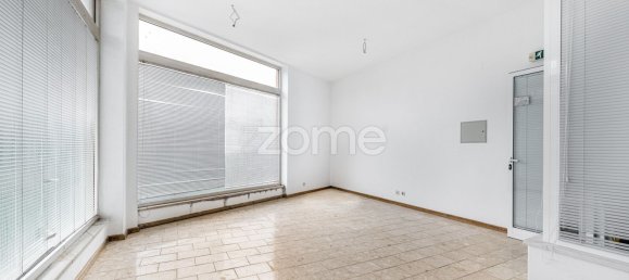 39m² Commercial property in Sobreira, Portugal No. 50557 17