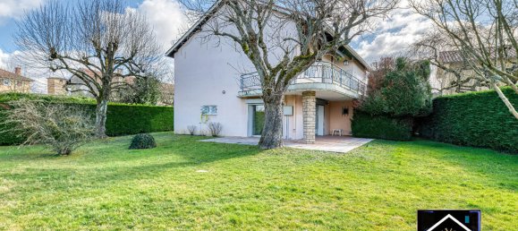 Вилла с 3 спальнями в Виллар-ле-Домб, Франция № 206372 11