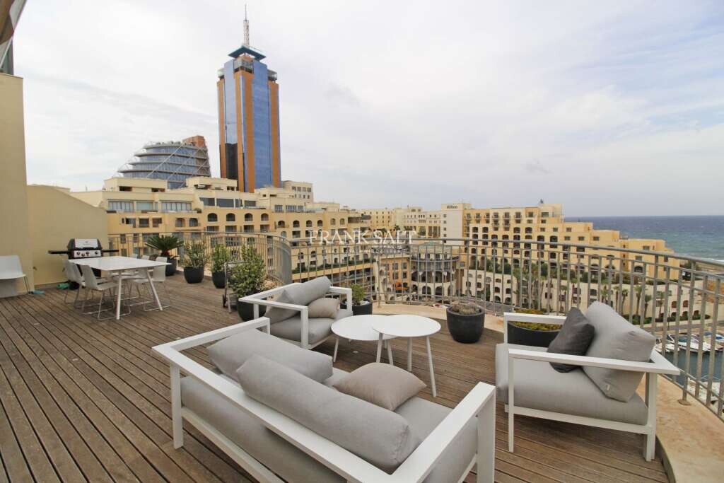 3 bedrooms Penthouse in Saint Julian's, Malta No. 4783