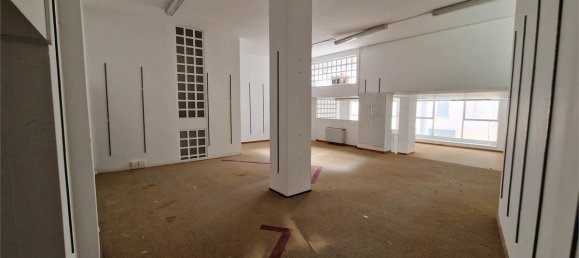 4غرفة مرآب في Como, Italy رقم 76980 14