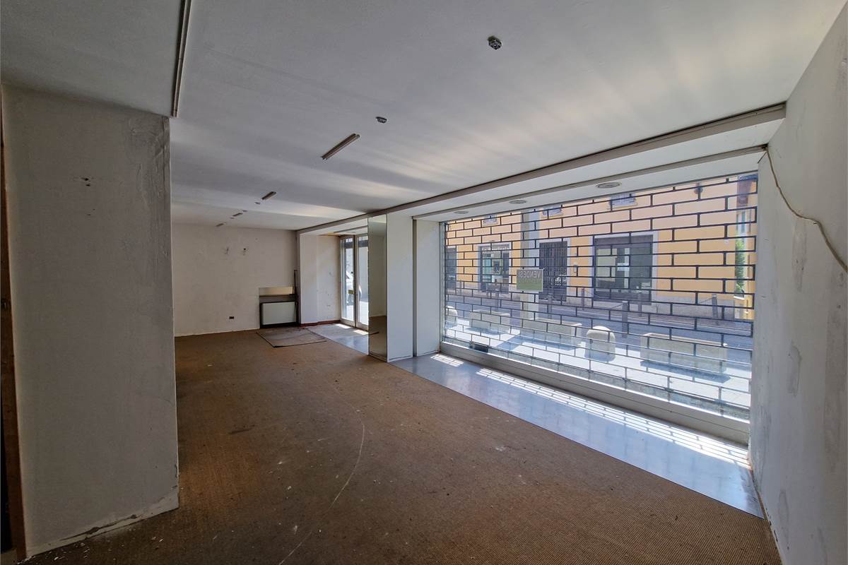 4غرفة مرآب في Como, Italy رقم 76980