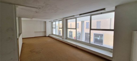 4غرفة مرآب في Como, Italy رقم 76980 15