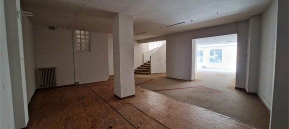 4غرفة مرآب في Como, Italy رقم 76980 6