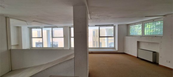 4غرفة مرآب في Como, Italy رقم 76980 11