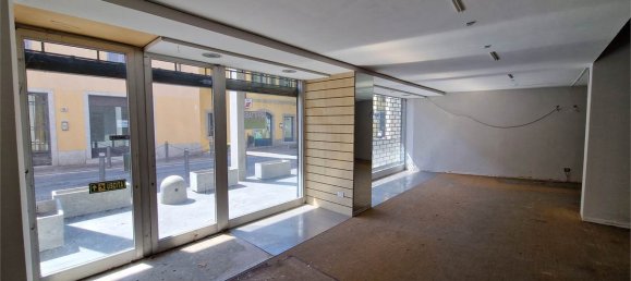 4غرفة مرآب في Como, Italy رقم 76980 5