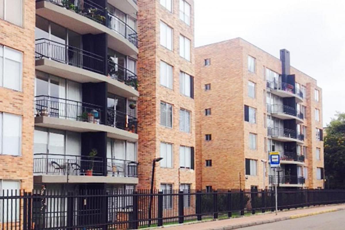 Casa de 3 dormitorios en Bogotá, Colombia No. 12108