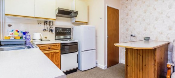 2 bedrooms Commercial property in South Croydon, United Kingdom No. 8117 2