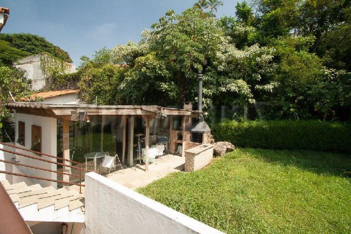 Дом с 4 спальнями в Сан-Паулу, Бразилия № 585952