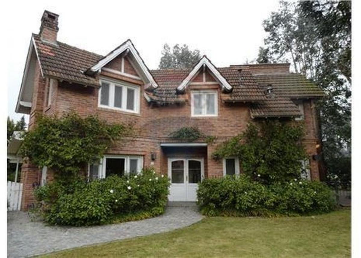 4 bedrooms House in Pilar, Argentina No. 12753