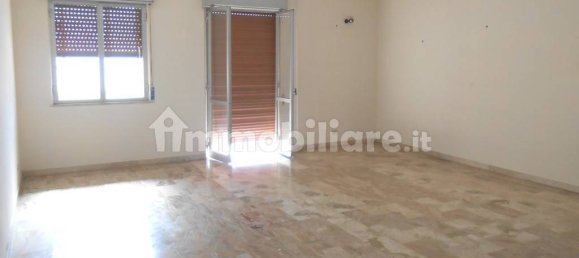 3 bedrooms Apartment in Reggio Calabria, Italy No. 216861 2