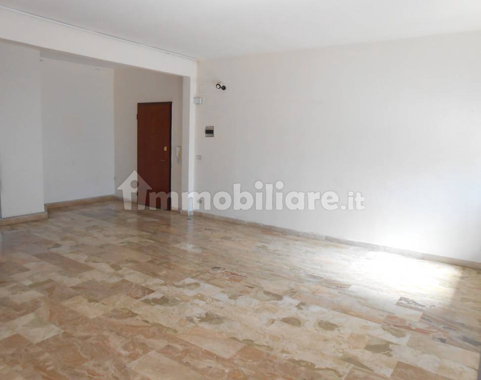 3 bedrooms Apartment in Reggio Calabria, Italy No. 216861