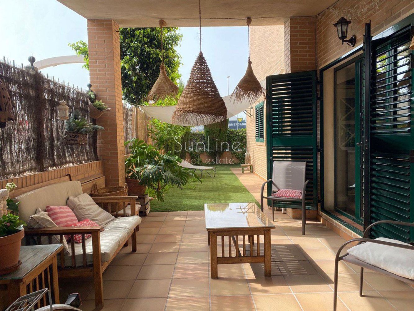 5 bedrooms House in Paterna, Spain No. 217680