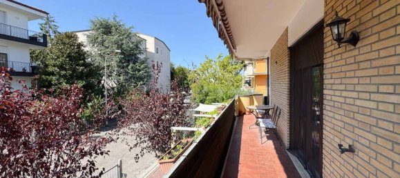 Apartamento de 3 dormitorios en Rimini, Italy No. 319829 3