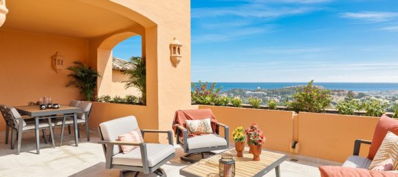 3 bedrooms Apartment in Estepona, Spain No. 10106 2