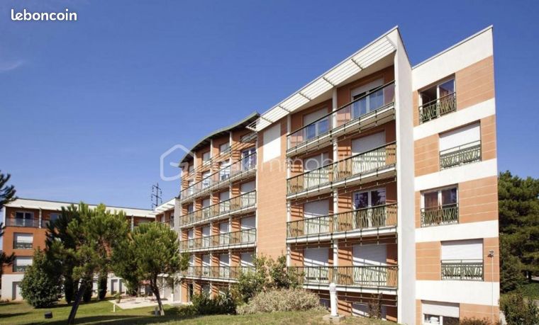 Studio in Valence, France No. 303765