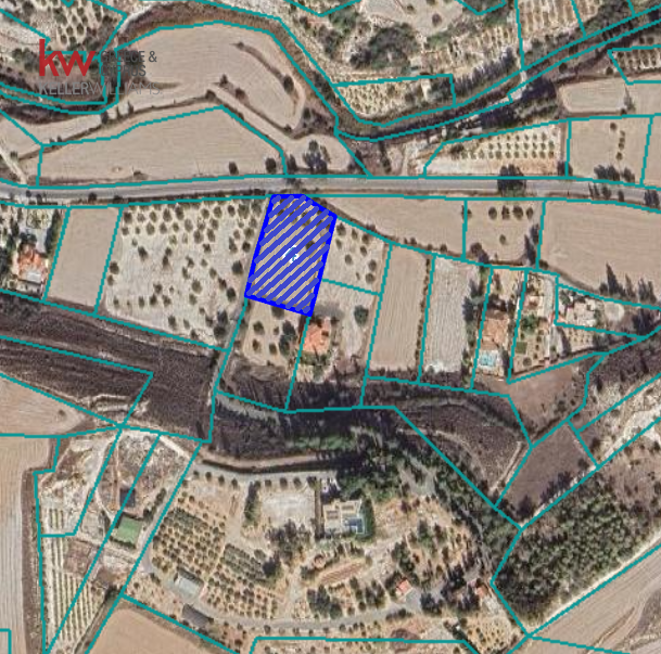 Terra em Larnaka, Cyprus 3503 m² N.º 26238