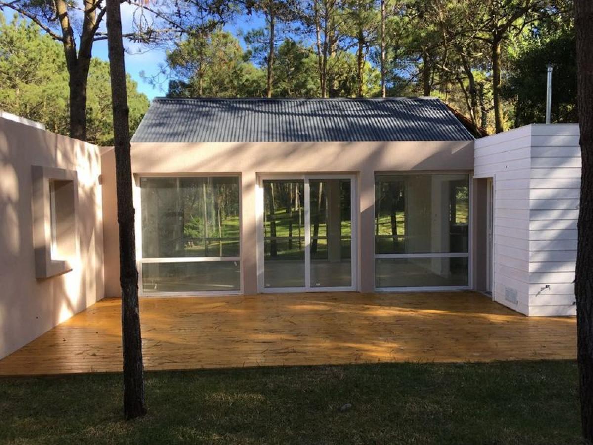 3 bedrooms House in Mar del Plata, Argentina No. 65921