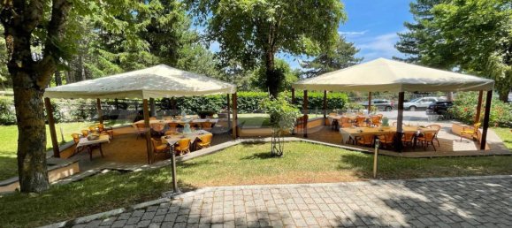 Коммерческая недвижимость с 5 комнатами в Рокка ди Камбио, Италия № 211040 5