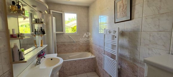 5 bedrooms House in Osny, France No. 177452 9