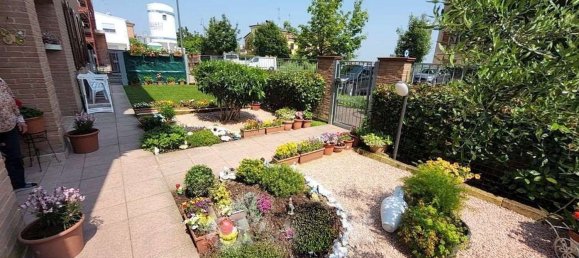 4 rooms Duplex in San Prospero, Italy No. 226892 2