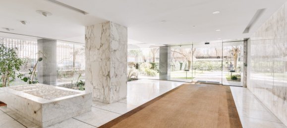 Studio in Paris, France No. 123306 7