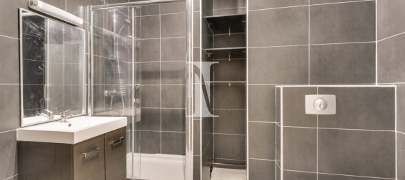 Studio in Paris, France No. 123306 6