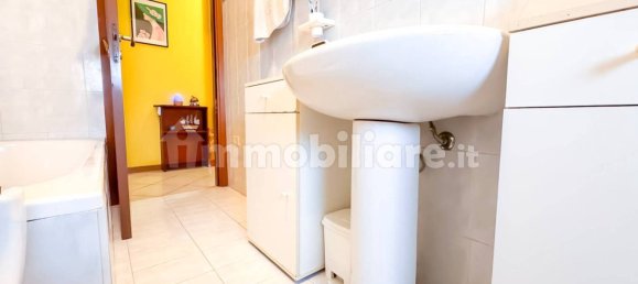 Квартира с 2 спальнями в Кайрате, Италия № 229541 11