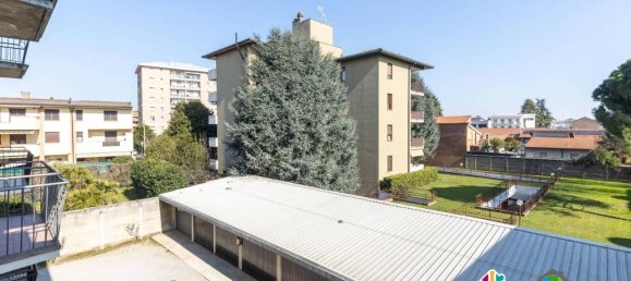 Квартира с 2 комнатами в Лиссоне, Италия № 30233 4