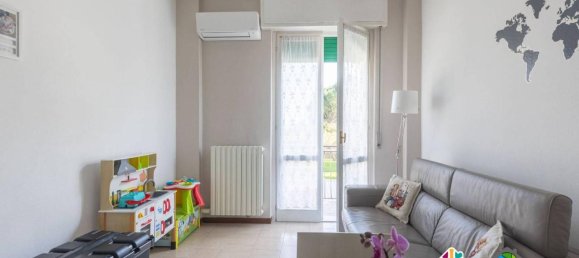 Квартира с 2 комнатами в Лиссоне, Италия № 30233 2