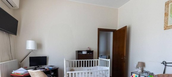 Квартира с 2 комнатами в Лиссоне, Италия № 30233 11