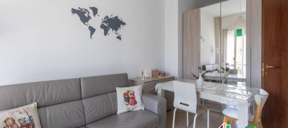 Квартира с 2 комнатами в Лиссоне, Италия № 30233 3